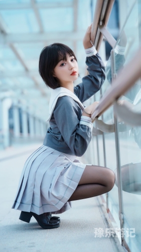 亚洲电影制服丝袜欧美题材的多元文化探讨